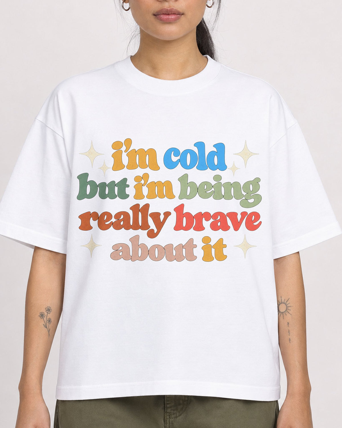 Mockup Boxy Heavyweight Tee White female close-up 42