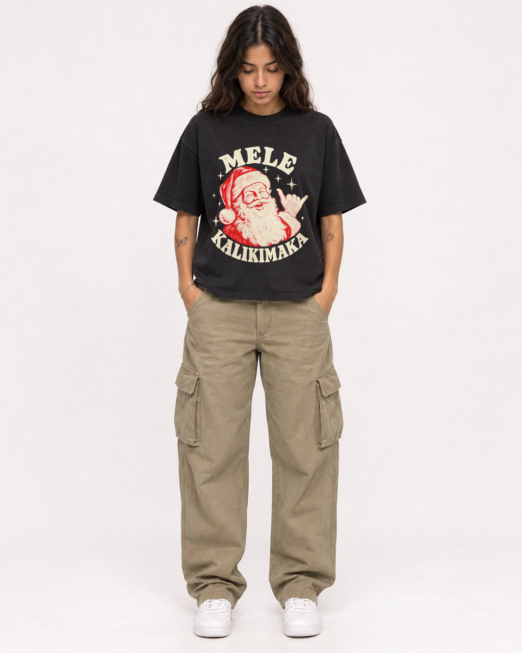 Mockup Boxy Heavyweight Tee Black female full-body 06