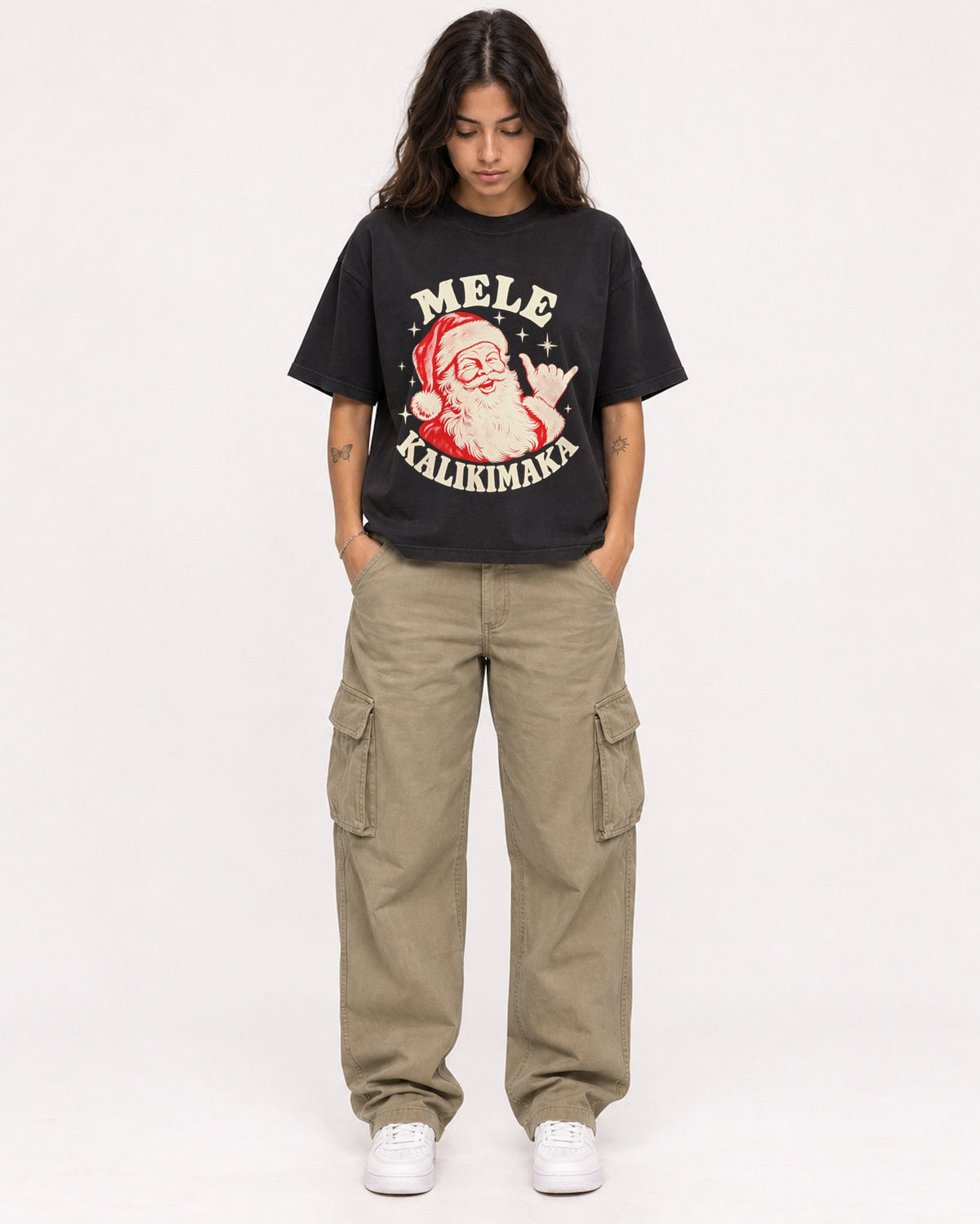 Mockup Boxy Heavyweight Tee Black female full-body 06