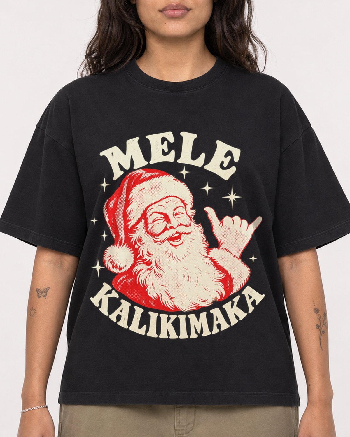 Mockup Boxy Heavyweight Tee Black female close-up 06
