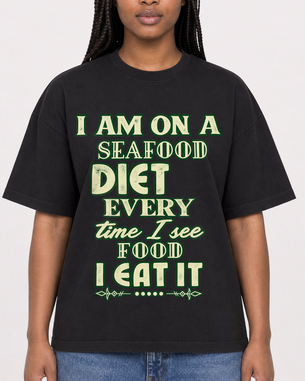 Mockup Boxy Heavyweight Tee Black female close-up 04