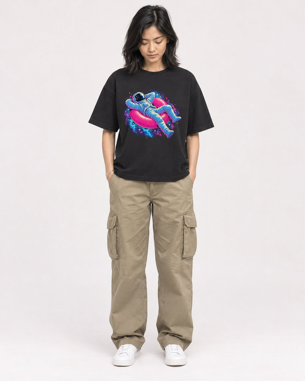 Mockup Boxy Heavyweight Tee Black female full-body 22