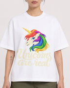 Mockup Boxy Heavyweight Tee White female close-up 12