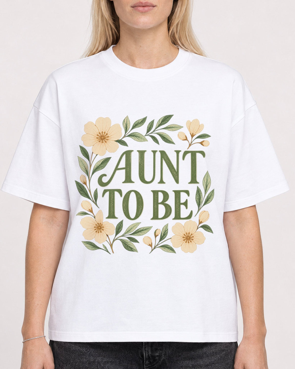 Mockup Boxy Heavyweight Tee White female close-up 08