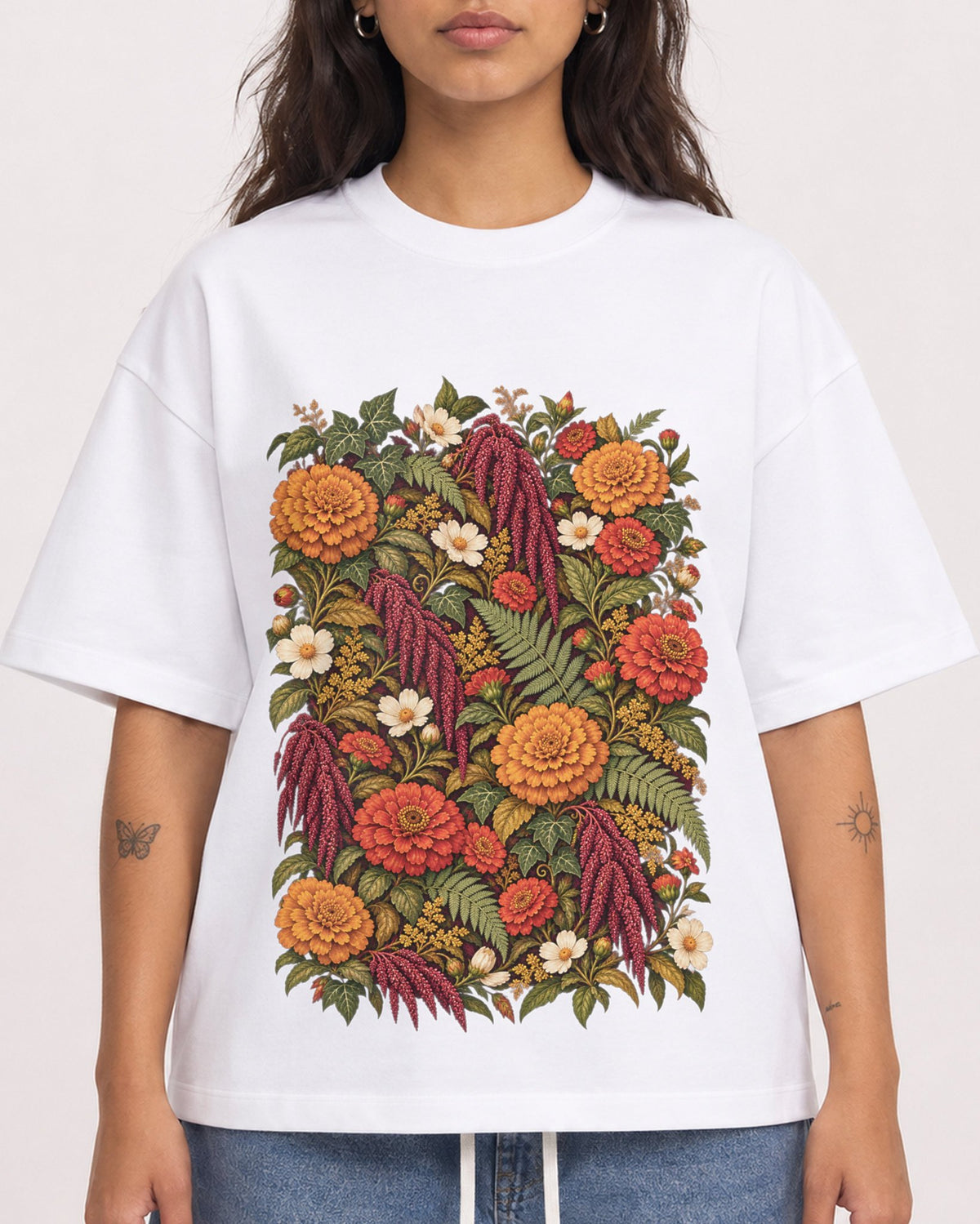 Mockup Boxy Heavyweight Tee White female close-up 06