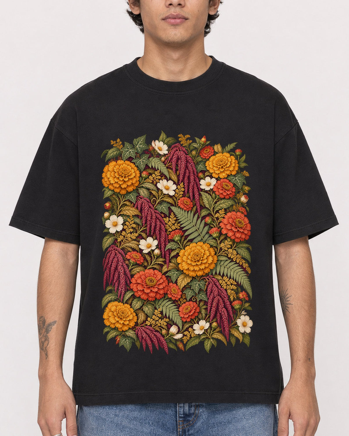 Mockup Boxy Heavyweight Tee Black male close-up 06
