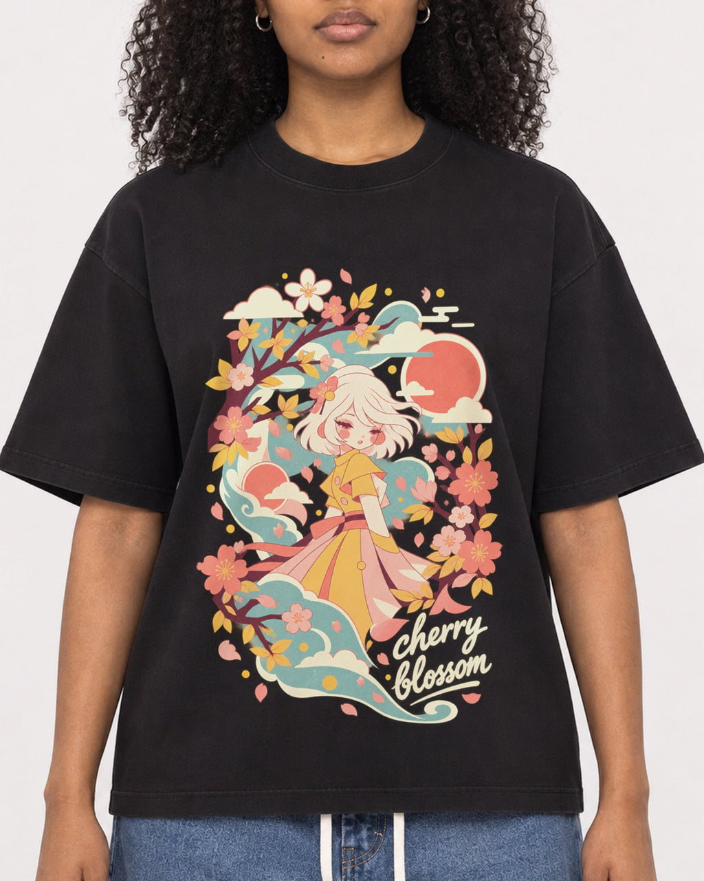 Mockup Boxy Heavyweight Tee Black female close-up 05