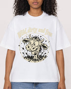 Mockup Boxy Heavyweight Tee White female close-up 05