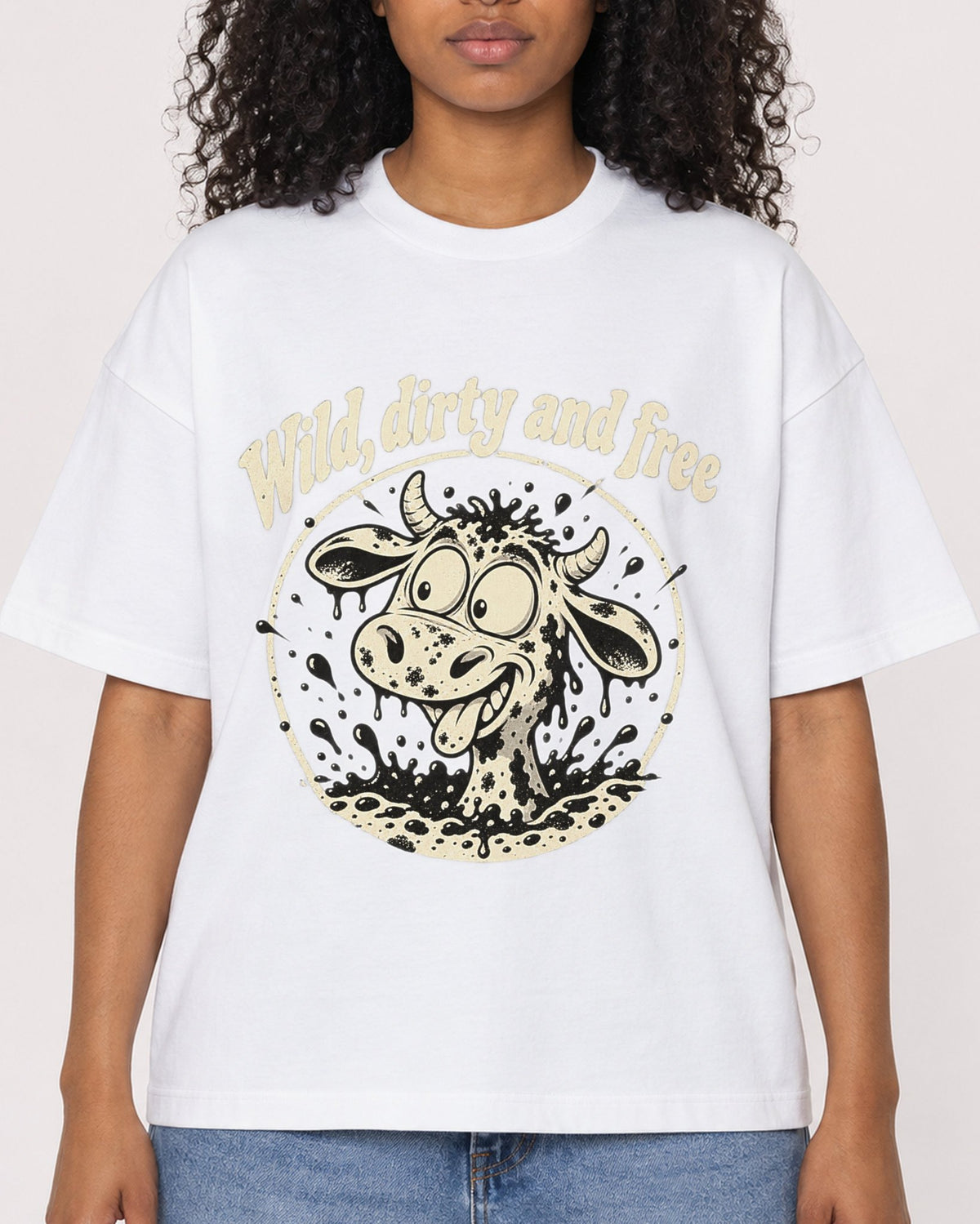 Mockup Boxy Heavyweight Tee White female close-up 05
