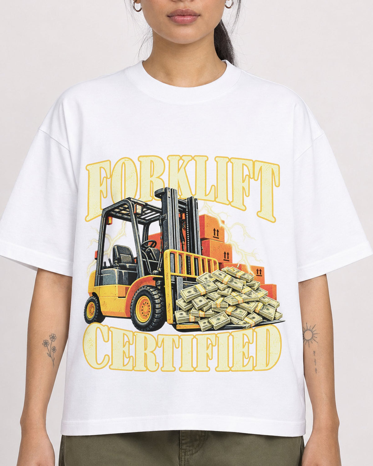 Mockup Boxy Heavyweight Tee White female close-up 42