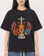 Mockup Boxy Heavyweight Tee Black female close-up 01