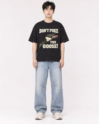 Mockup Boxy Heavyweight Tee Black male full-body 01