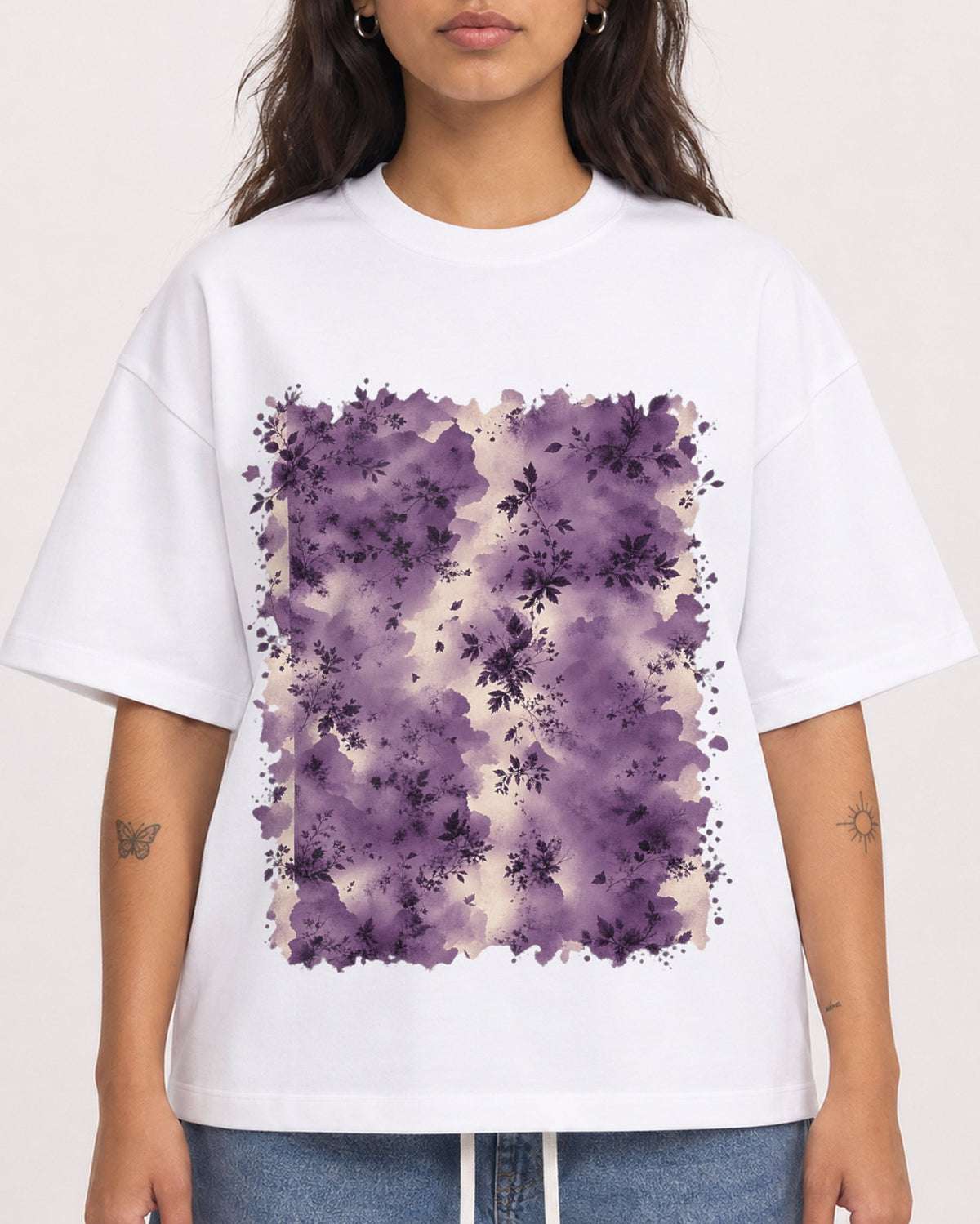 Mockup Boxy Heavyweight Tee White female close-up 06