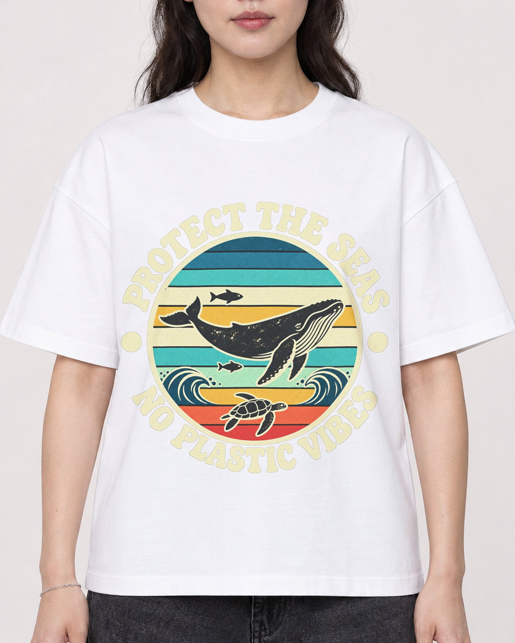 Mockup Boxy Heavyweight Tee White female close-up 03