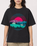Mockup Boxy Heavyweight Tee Black female close-up 02