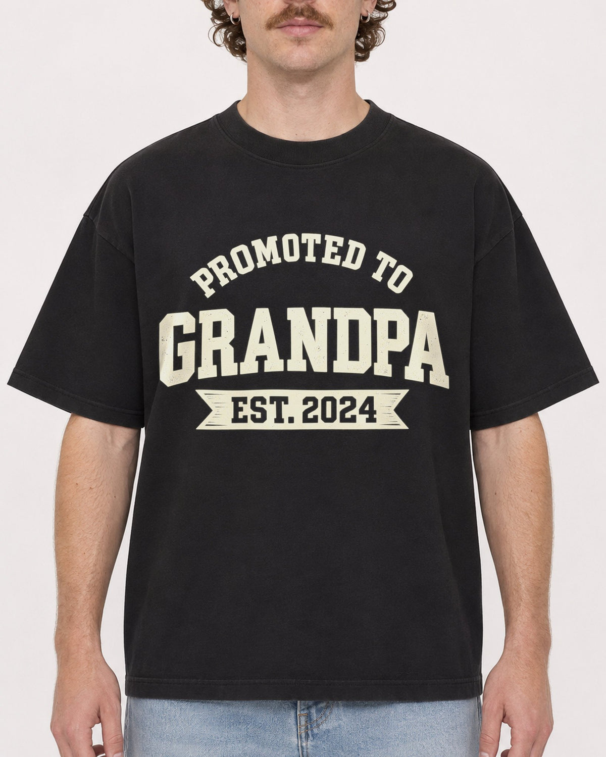 Mockup Boxy Heavyweight Tee Black male close-up 09