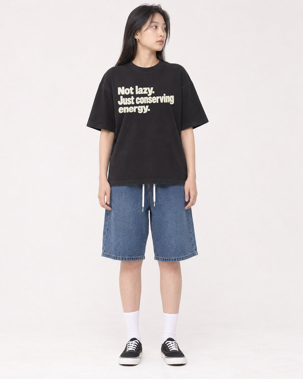 Mockup Boxy Heavyweight Tee Black female full-body 01