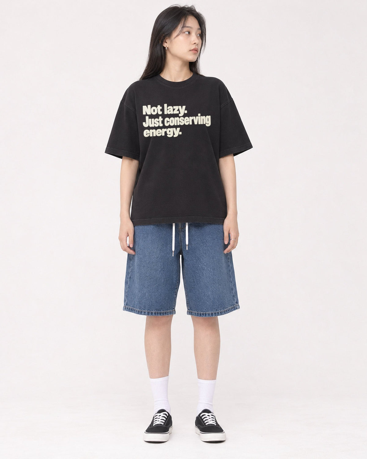 Mockup Boxy Heavyweight Tee Black female full-body 01