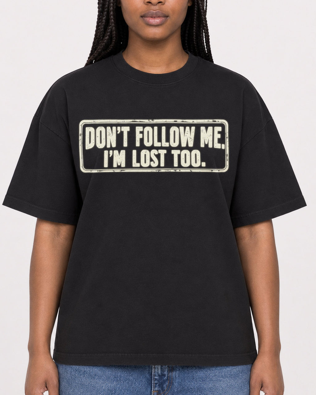 Mockup Boxy Heavyweight Tee Black female close-up 04