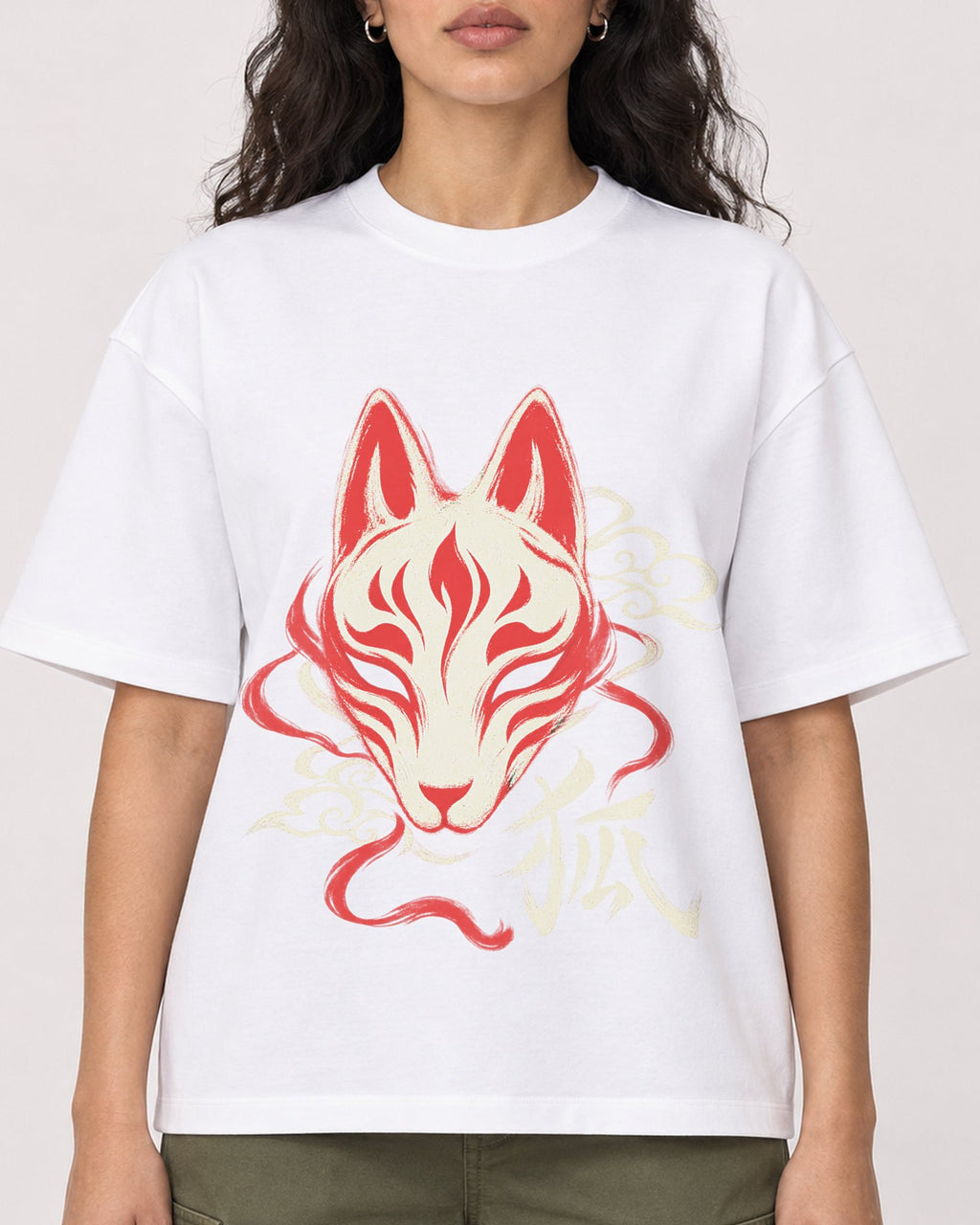 Mockup Boxy Heavyweight Tee White female close-up 07