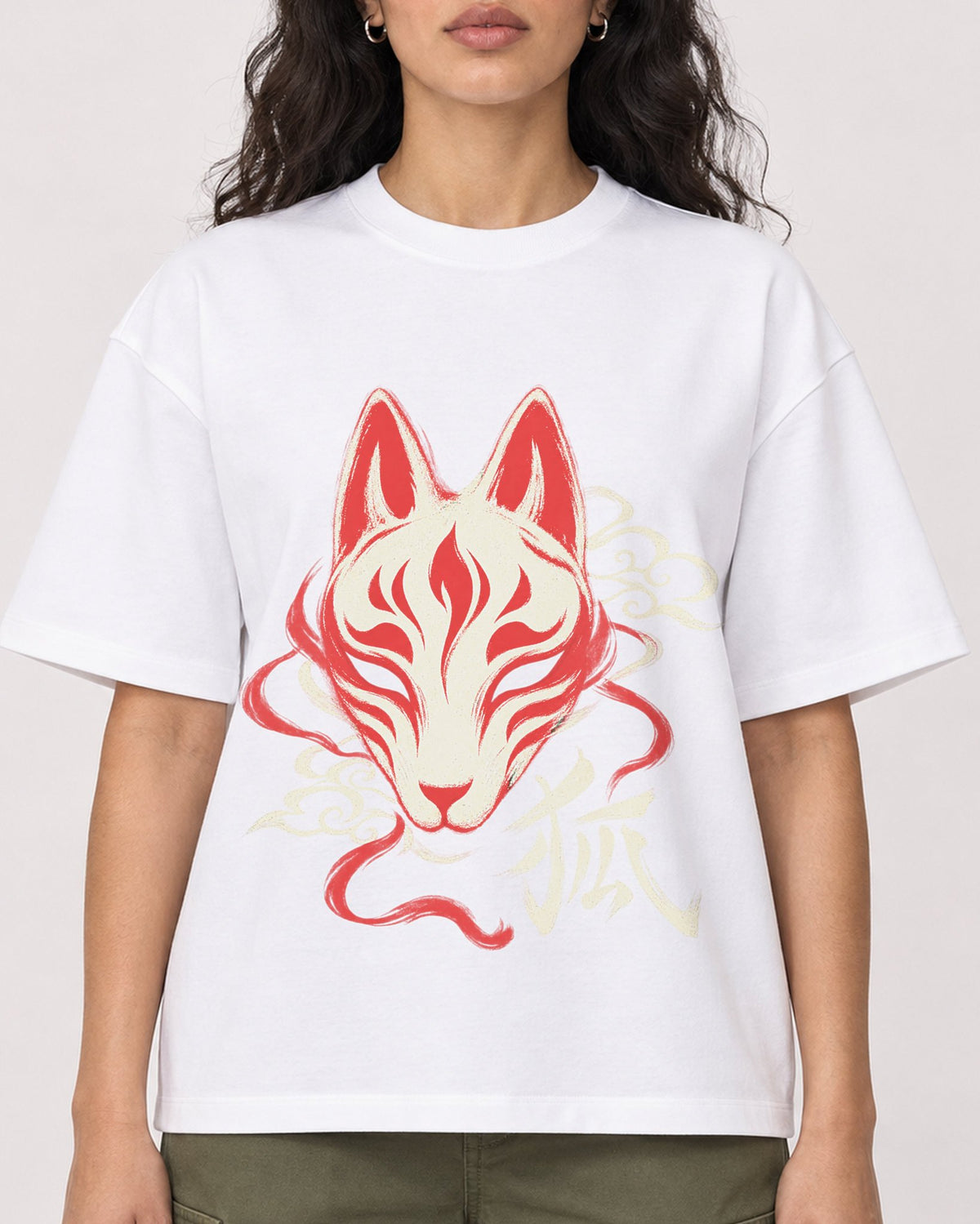 Mockup Boxy Heavyweight Tee White female close-up 07