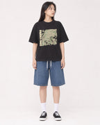 Mockup Boxy Heavyweight Tee Black female full-body 01