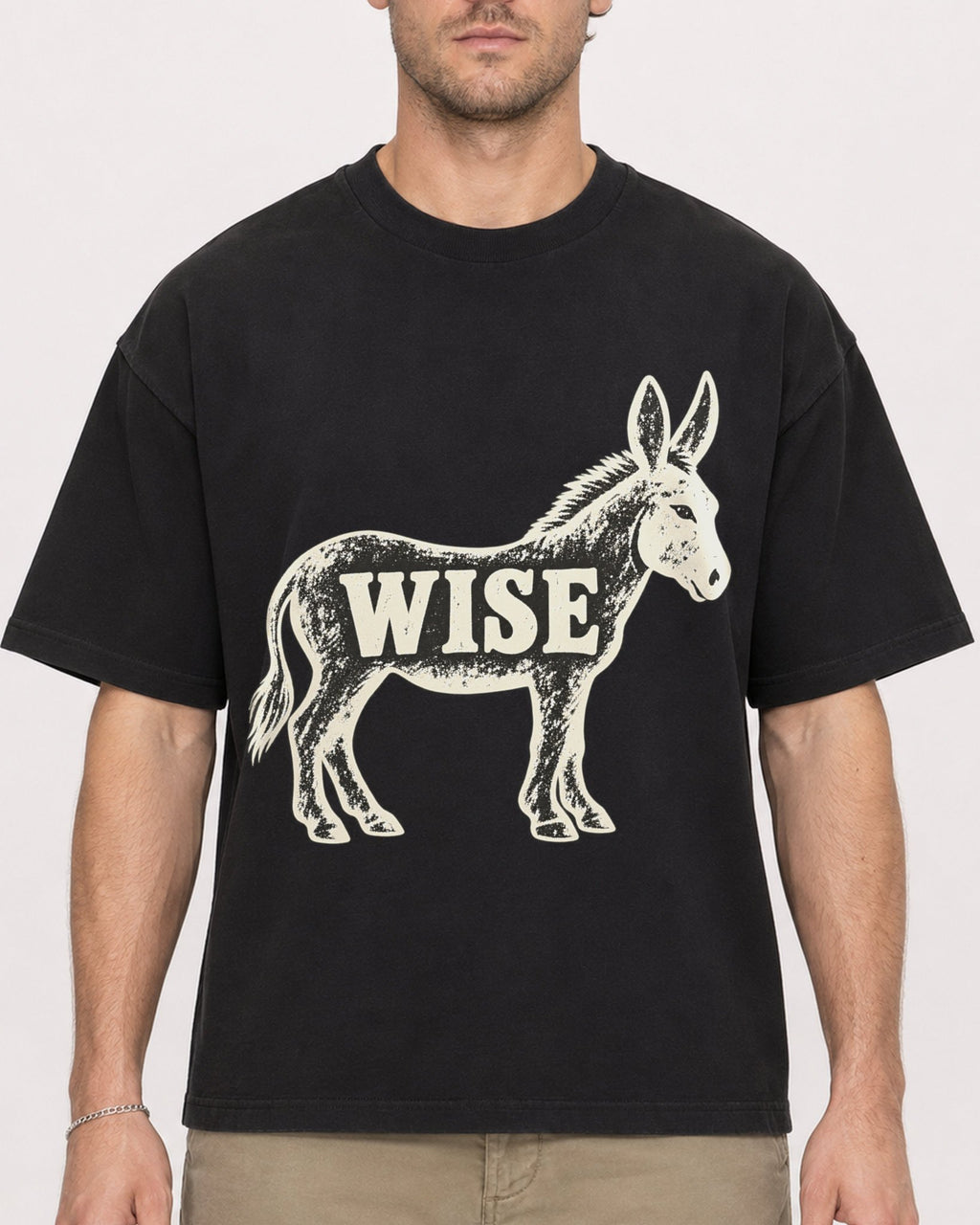 Mockup Boxy Heavyweight Tee Black male close-up 08