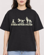 Mockup Boxy Heavyweight Tee Black female close-up 03