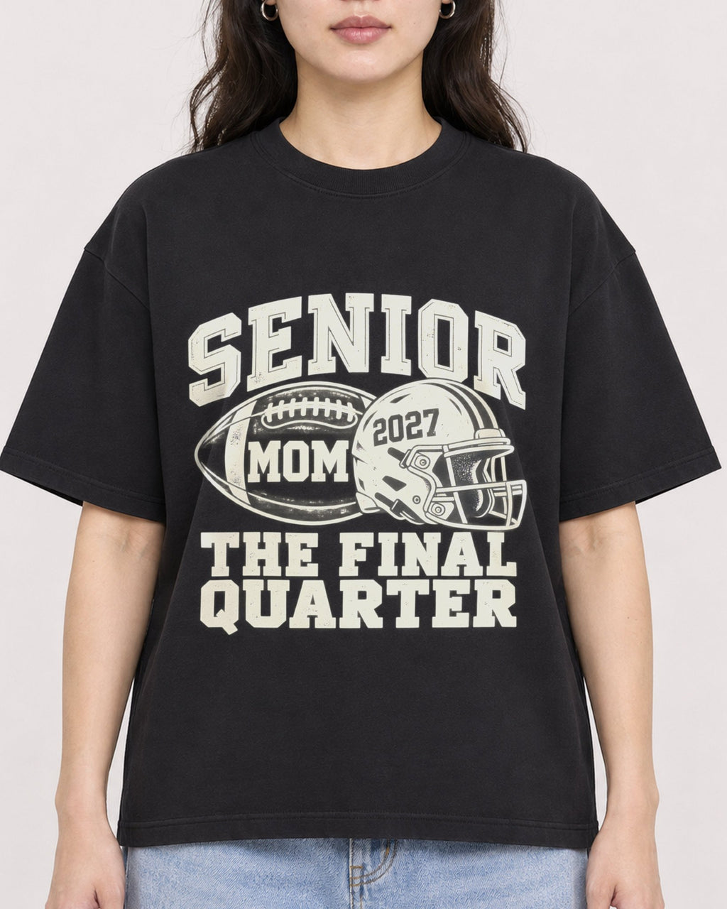Mockup Boxy Heavyweight Tee Black female close-up 03