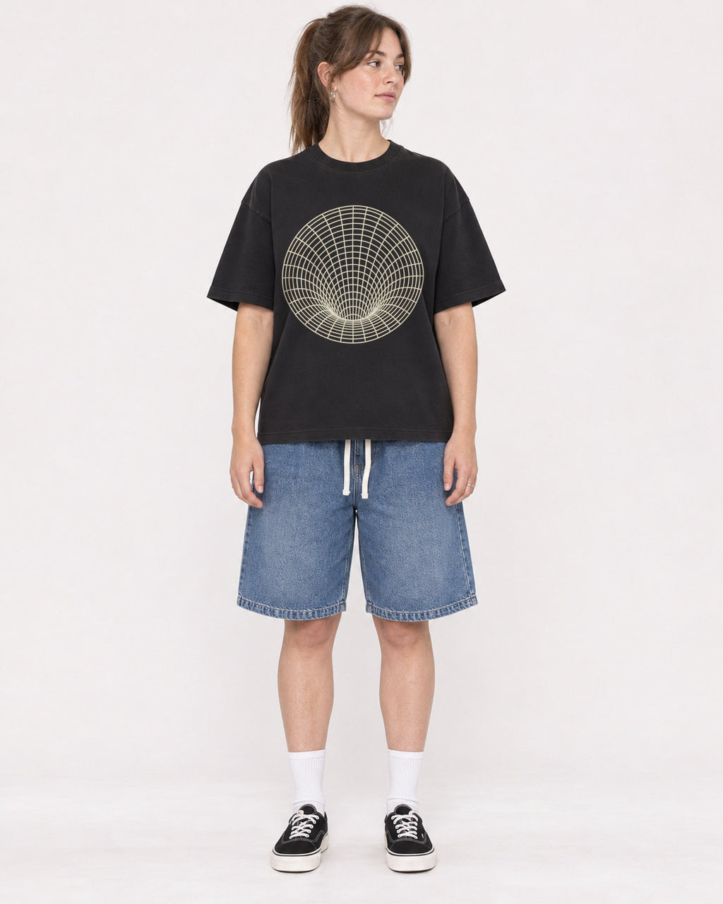 Mockup Boxy Heavyweight Tee Black female full-body 29