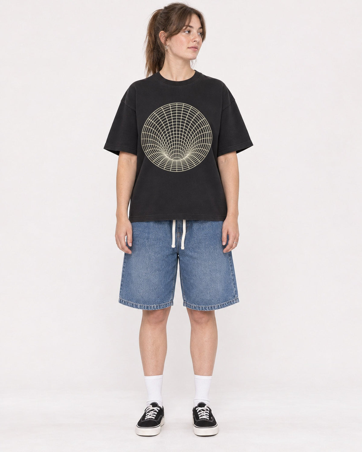 Mockup Boxy Heavyweight Tee Black female full-body 29