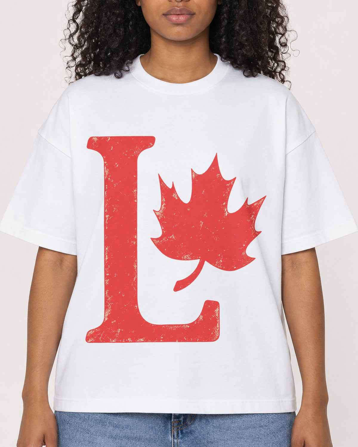 Mockup Boxy Heavyweight Tee White female close-up 05