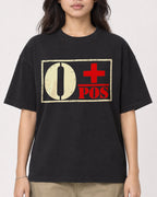 Mockup Boxy Heavyweight Tee Black female close-up 02