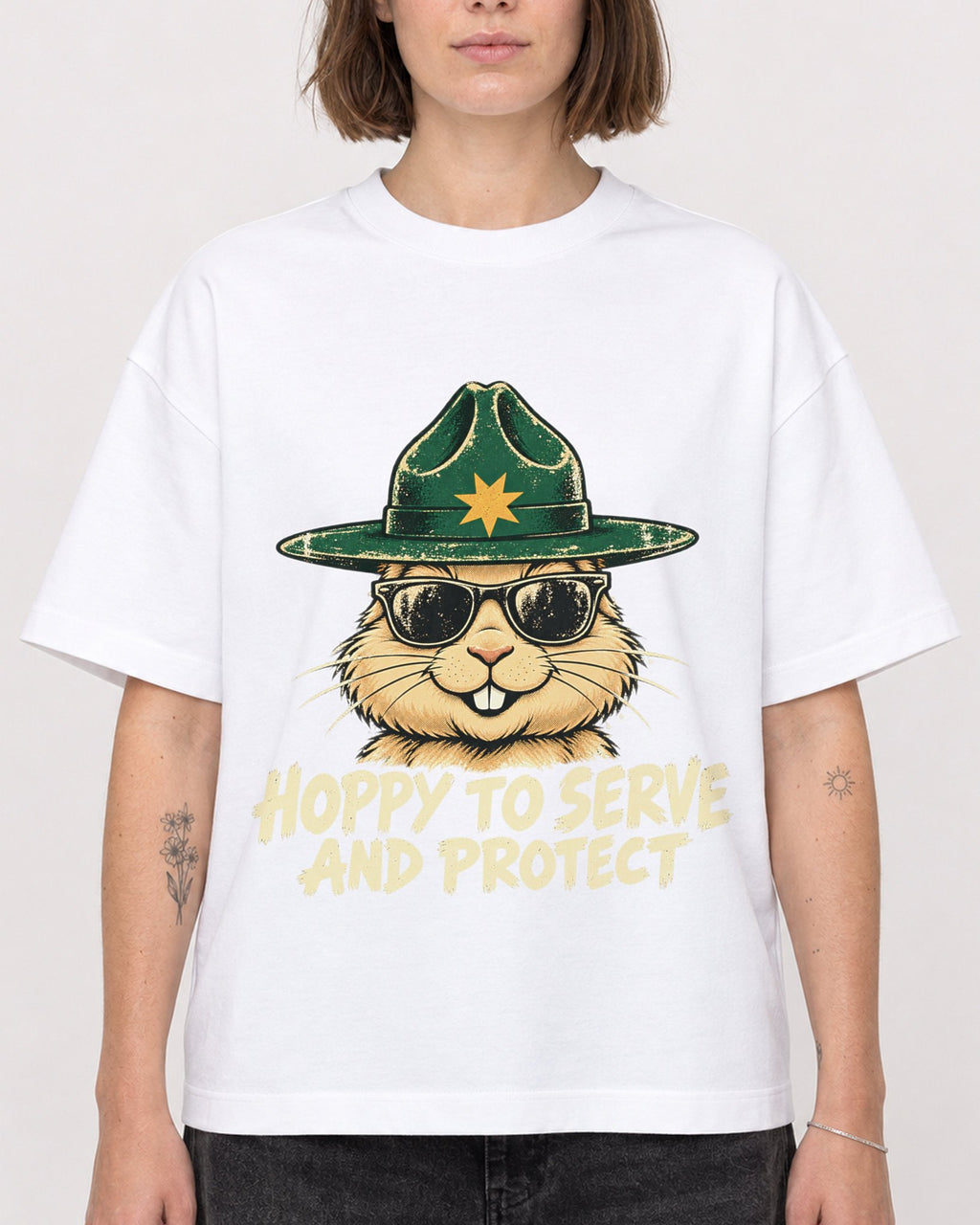 Mockup Boxy Heavyweight Tee White female close-up 18