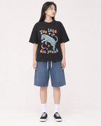 Mockup Boxy Heavyweight Tee Black female full-body 01