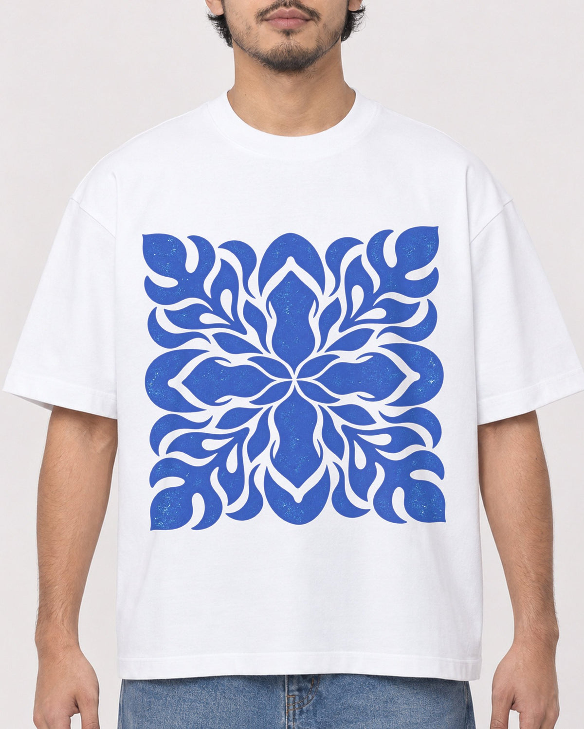 Mockup Boxy Heavyweight Tee White male close-up 02