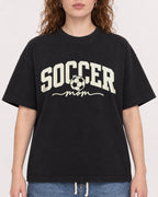 Mockup Boxy Heavyweight Tee Black female close-up 09