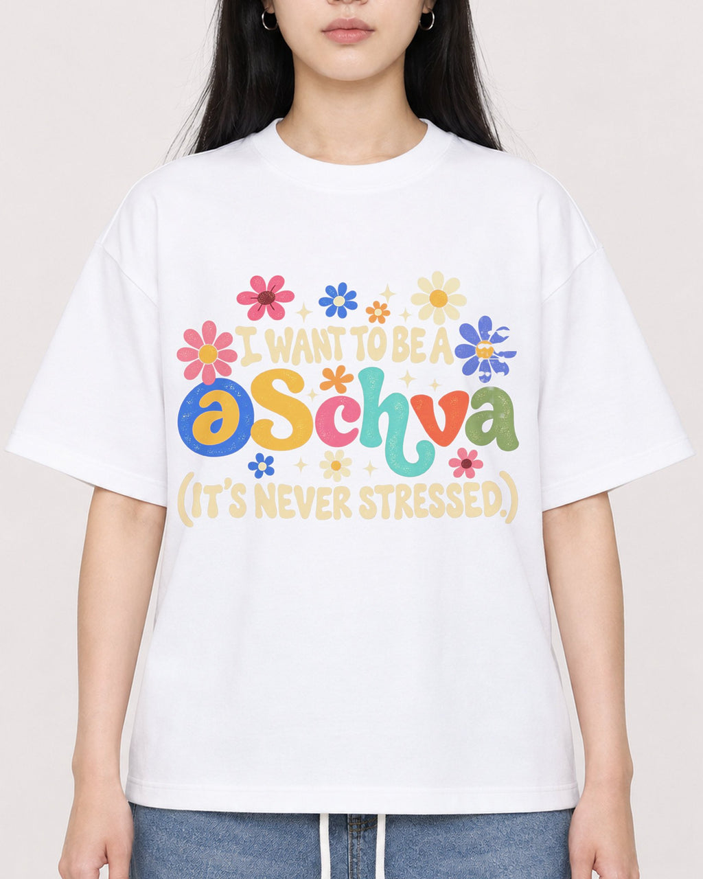 Mockup Boxy Heavyweight Tee White female close-up 01