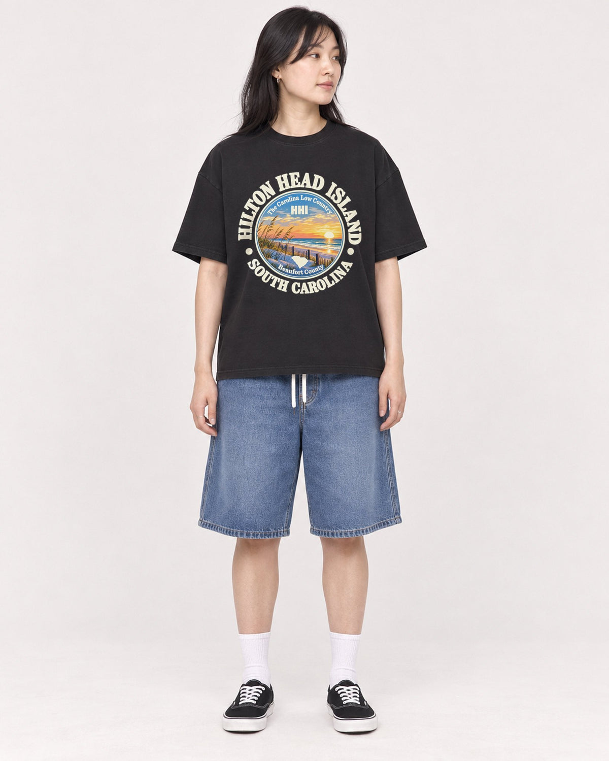Mockup Boxy Heavyweight Tee Black female full-body 13