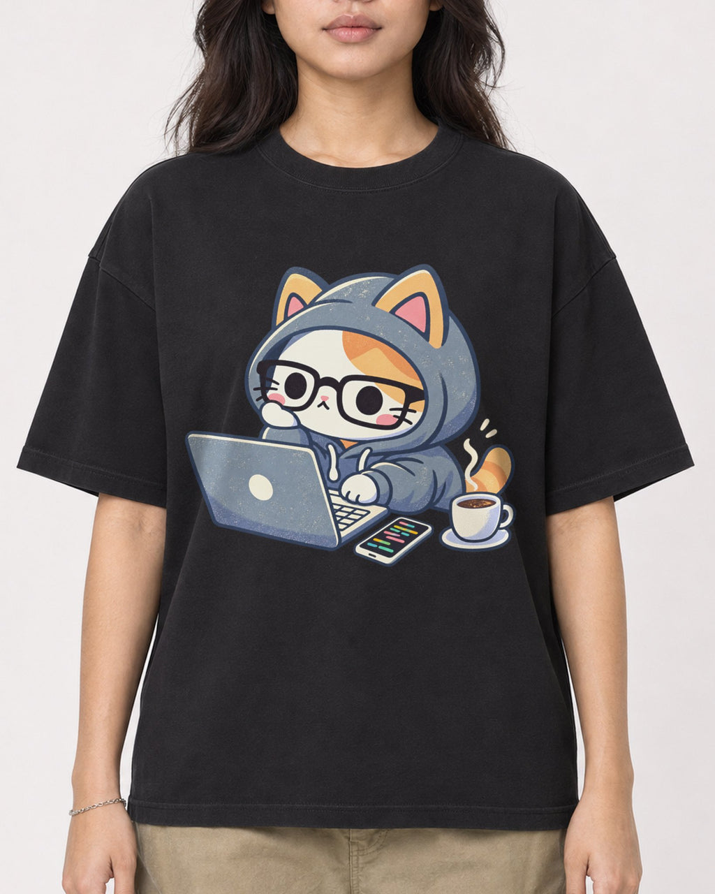 Mockup Boxy Heavyweight Tee Black female close-up 02