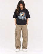 Mockup Boxy Heavyweight Tee Black female full-body 02