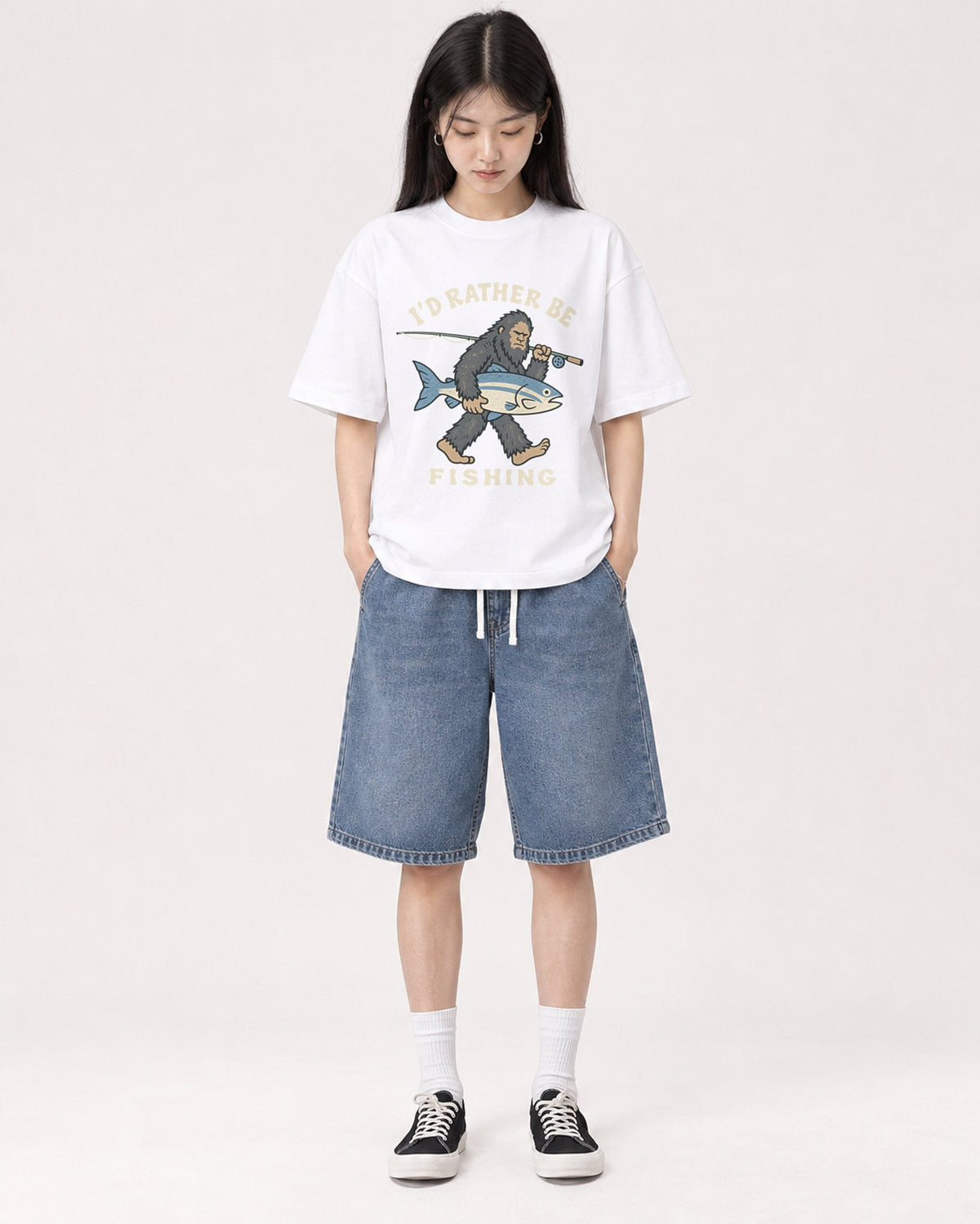 Mockup Boxy Heavyweight Tee White female full-body 01