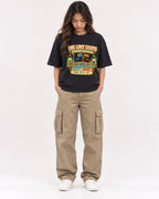 Mockup Boxy Heavyweight Tee Black female full-body 02