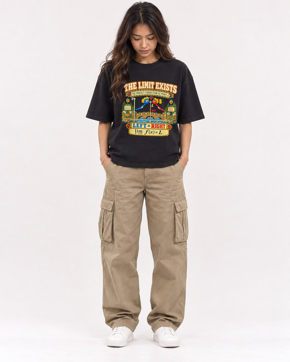Mockup Boxy Heavyweight Tee Black female full-body 02