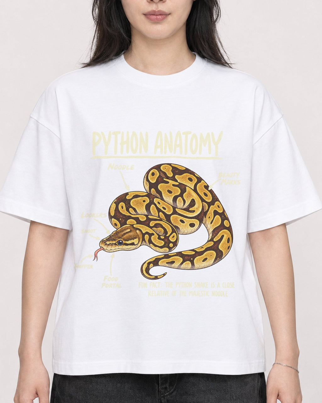 Mockup Boxy Heavyweight Tee White female close-up 13