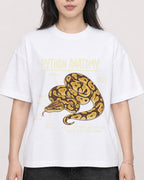 Mockup Boxy Heavyweight Tee White female close-up 13