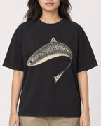 Mockup Boxy Heavyweight Tee Black female close-up 02