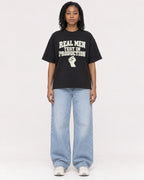 Mockup Boxy Heavyweight Tee Black female full-body 15