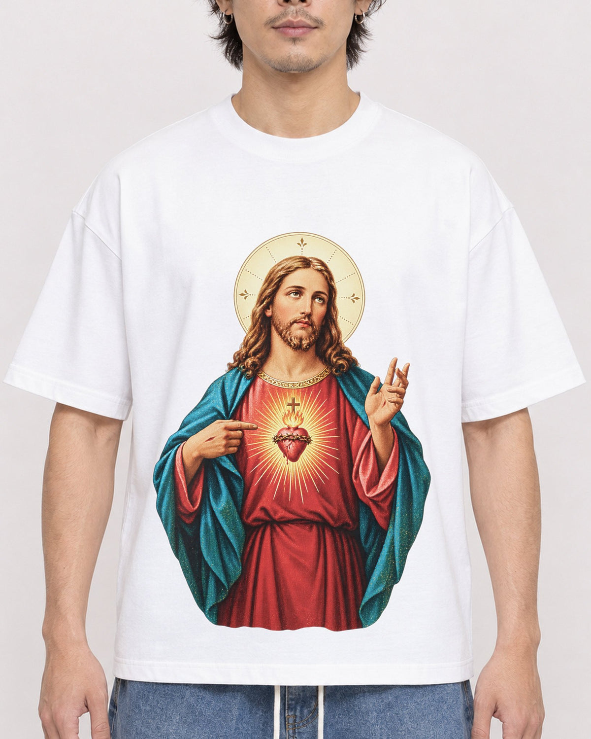 Mockup Boxy Heavyweight Tee White male close-up 03