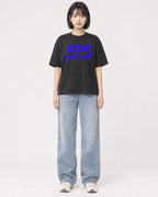 Mockup Boxy Heavyweight Tee Black female full-body 11